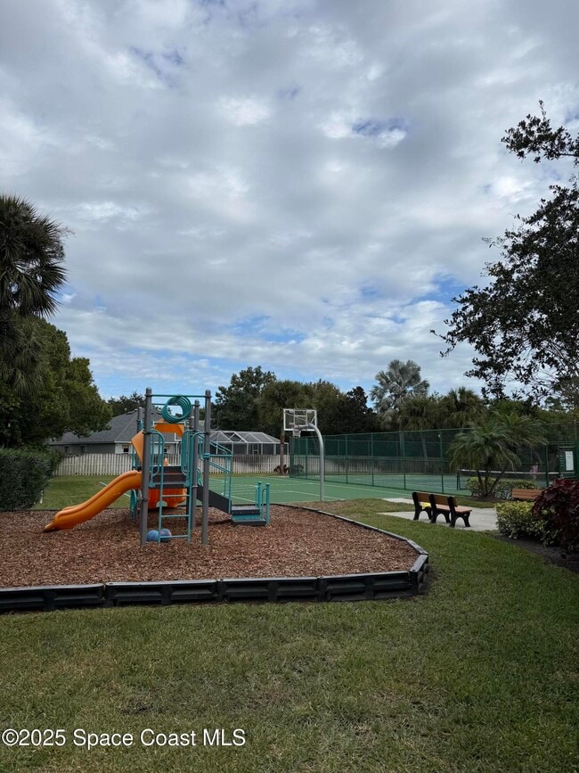 Building Photo - 5971 Newbury Cir