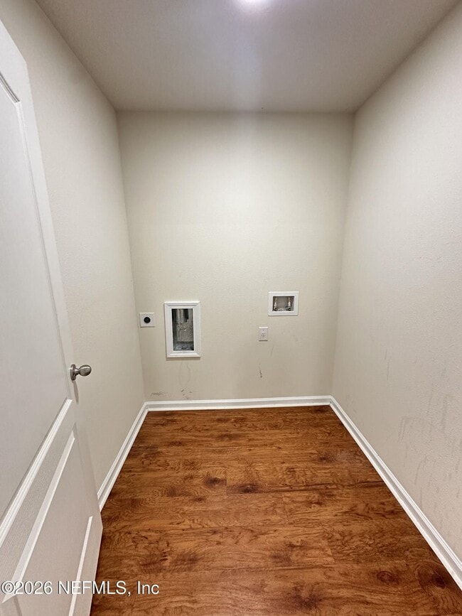 Building Photo - 6761 Sandle Dr