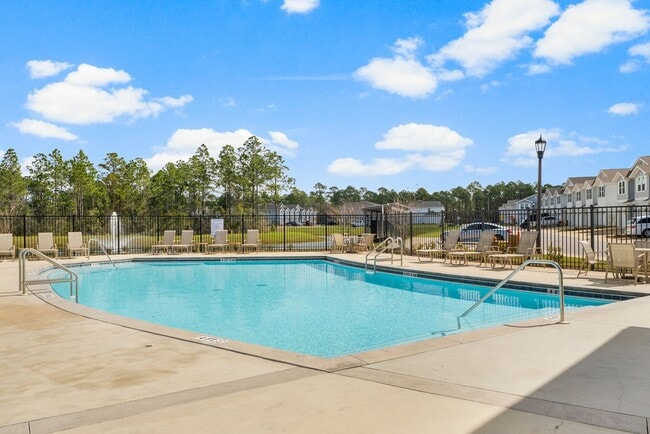 Building Photo - 115 Piper Cv