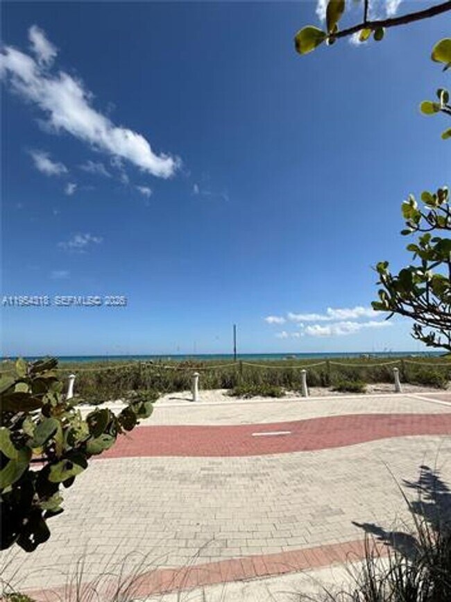 Building Photo - 5055 Collins Ave