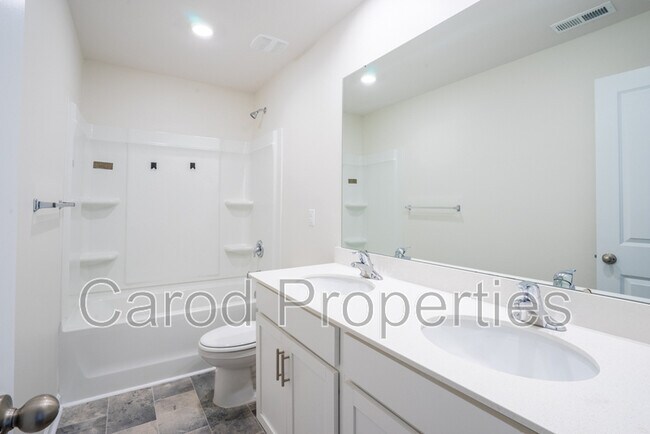 Building Photo - 5015 Concho Rd