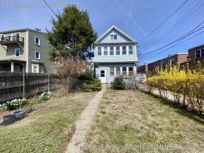 Building Photo - 87 Summer St