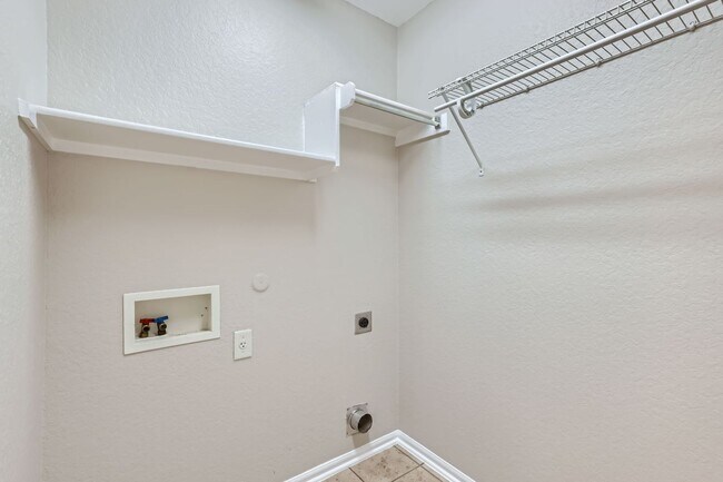 Building Photo - Large one story home on a corner lot locat...