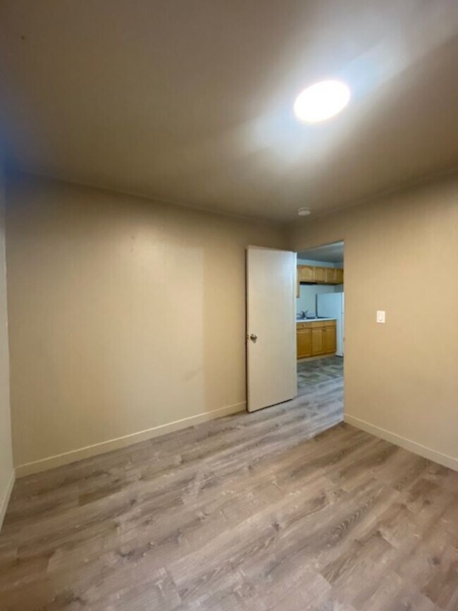 Building Photo - Freshly Updated Single Level One Bedroom Apartment With All Utilities Included!