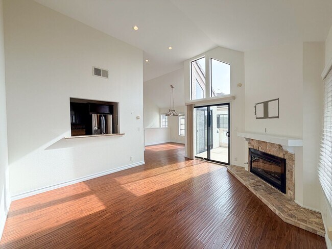 Building Photo - 407 Shoreview Dr