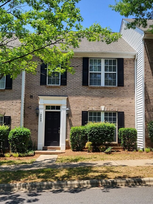 Building Photo - 19245 Lake Norman Cove Dr
