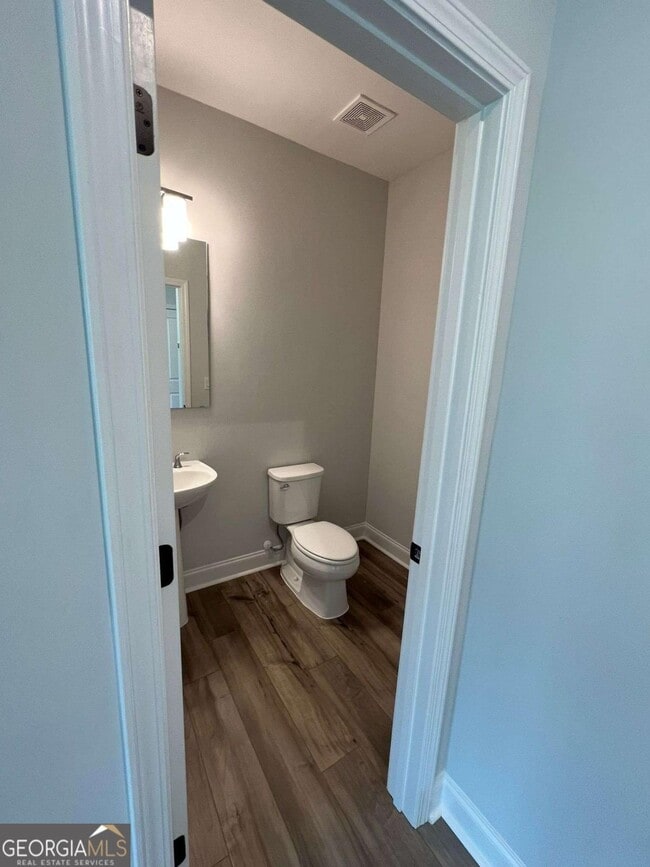 Building Photo - 327 Maltibie Dr