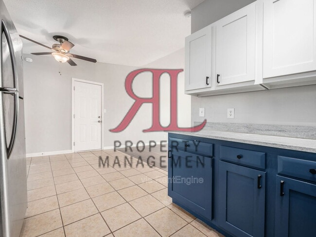 Building Photo - 3102 Elmreeb Dr