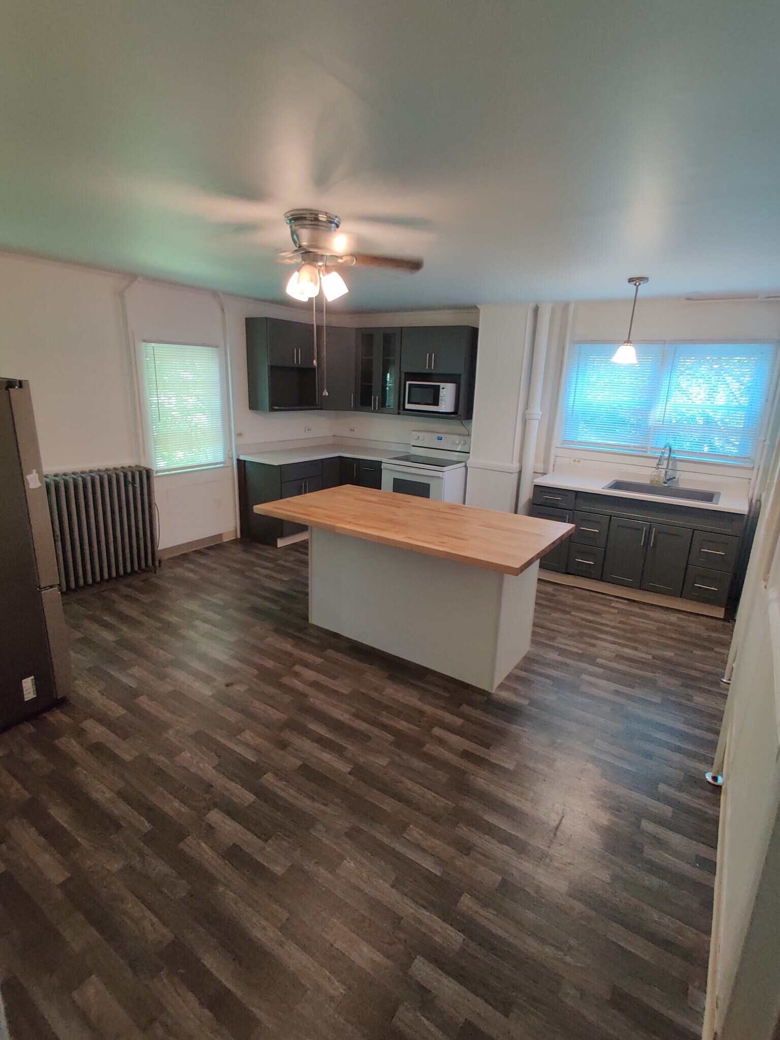 Building Photo - 236 E Liberty St