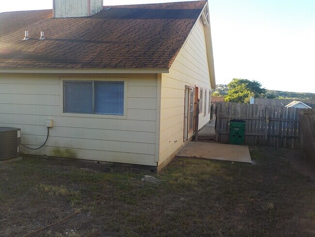 Building Photo - 523 Cutty Trail
