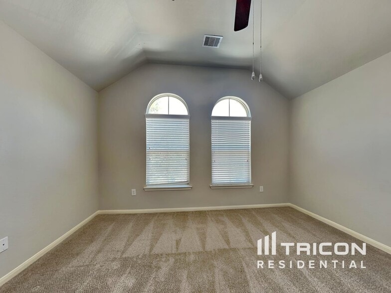 Building Photo - 17103 Amarose Dr