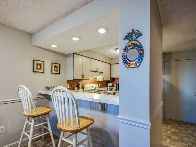 Building Photo - OFF SEASON RENTAL - FIRST FLOOR 2 BED 2 BA...