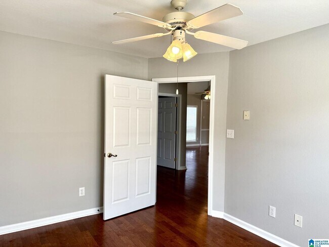 Building Photo - 3 Bed 2 Bath Home In Calera With 2 Car Garage And Fenced In Back Yard