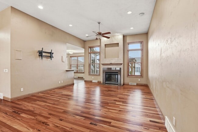 Building Photo - Stunning Appleton Home