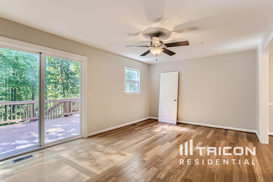 Building Photo - 166 Langdon Farm Cir