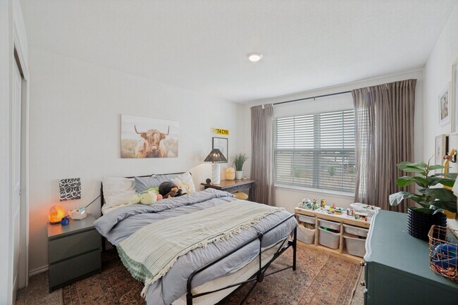 Building Photo - Beautiful 5-Bedroom Home in Riverstone at Westpointe