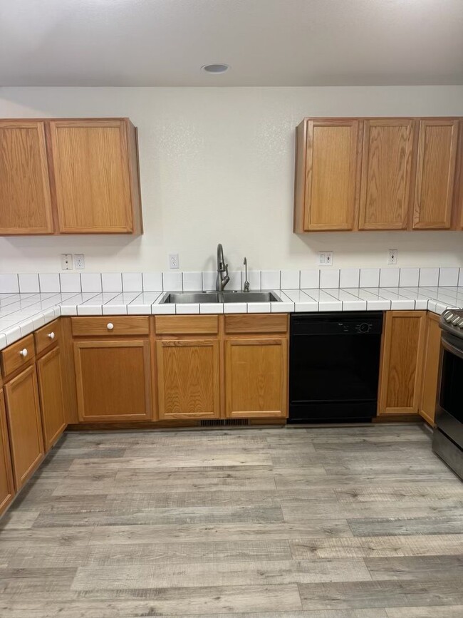 Building Photo - Townhouse in Carson for rent $2300 a month, 3 Bedroom, 2.5 baths, water/sewer paid by owner