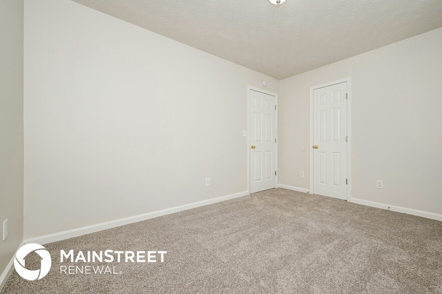 Building Photo - 546 Forest Hill Dr