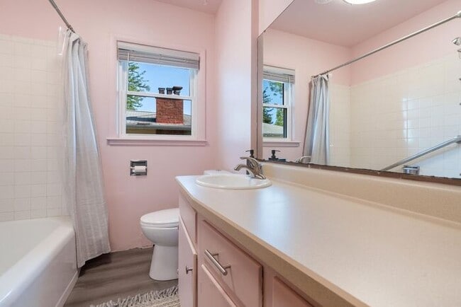 Building Photo - $2,995 | 4 Bedroom, 2 Bathroom House | Pet...