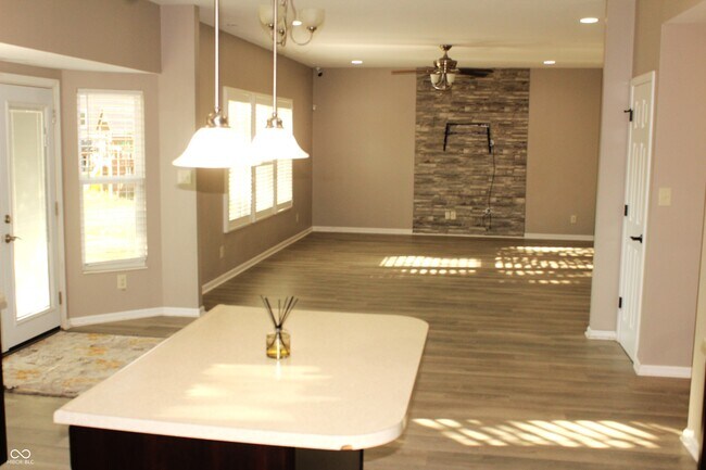 Building Photo - 2244 McGregor Ct
