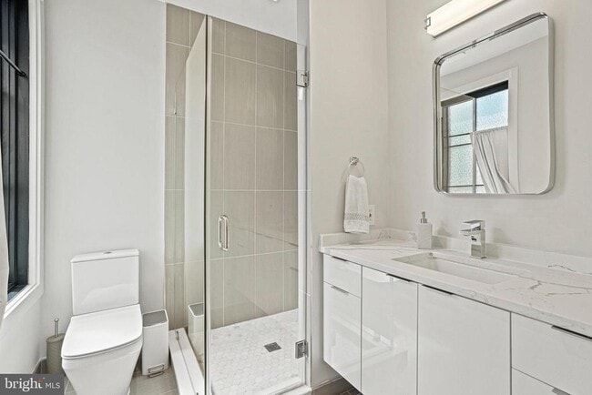 Building Photo - 2100 4th St NE