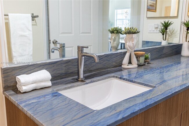 Building Photo - 3255 NE 184th St