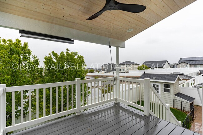 Building Photo - 4143 N Fairfield Dr