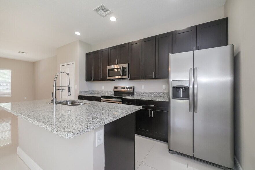 Building Photo - 1010 Heron Ct