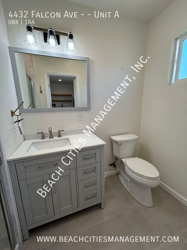 Building Photo - 4432 Falcon Ave