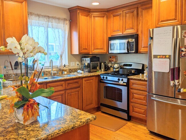 Building Photo - 3437 Gavota Ave