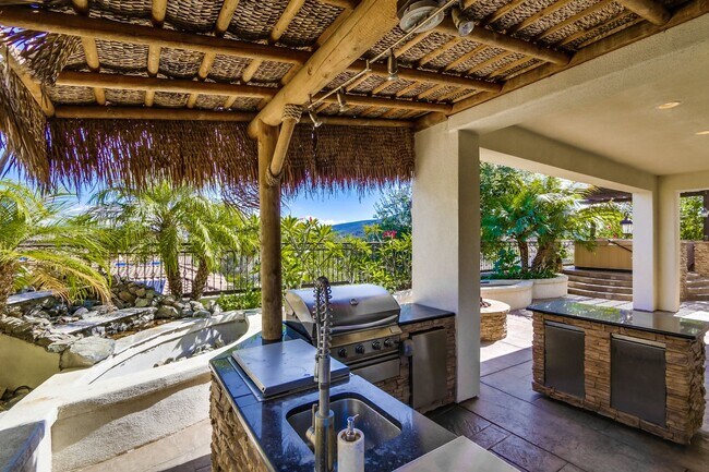 Building Photo - Beautiful 4 bedroom, 4.5 bathroom Home in the Varadero Community