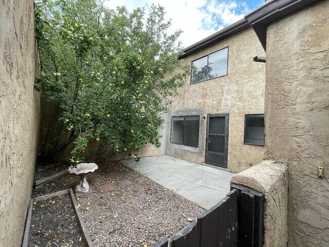 Building Photo - 331 Cheryl Ct