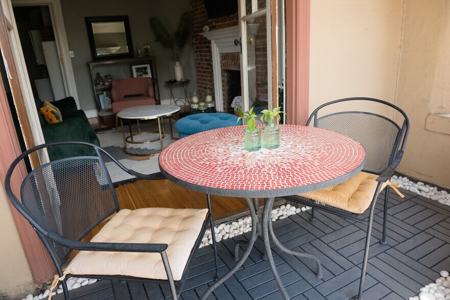 Balcony 2 - 921 E 13th Ave, 5A