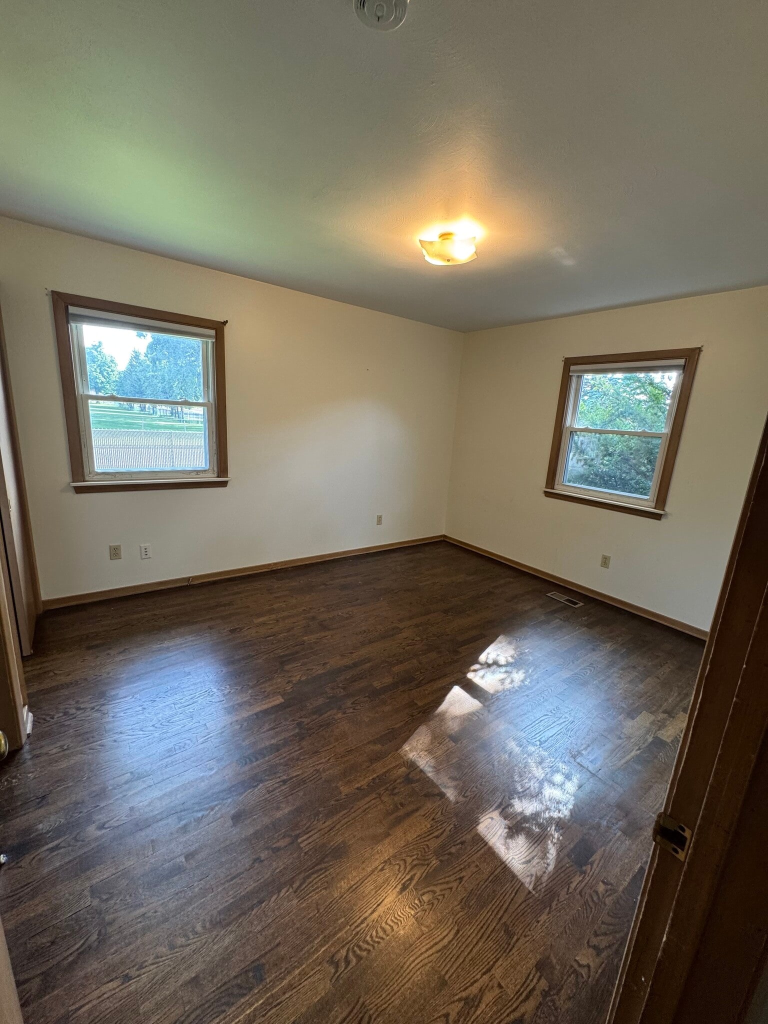 Bedroom 2 - 1500 Woodside Dr