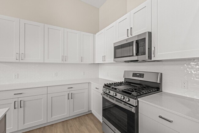 Building Photo - Stonecrest South STE 105 &amp; Unit 205