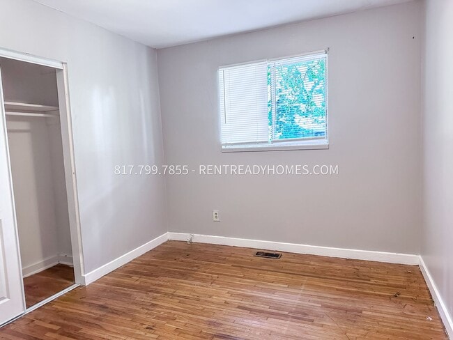 Building Photo - 5405 Wesley Dr