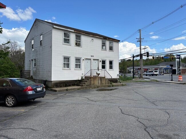 Building Photo - 352 Main St