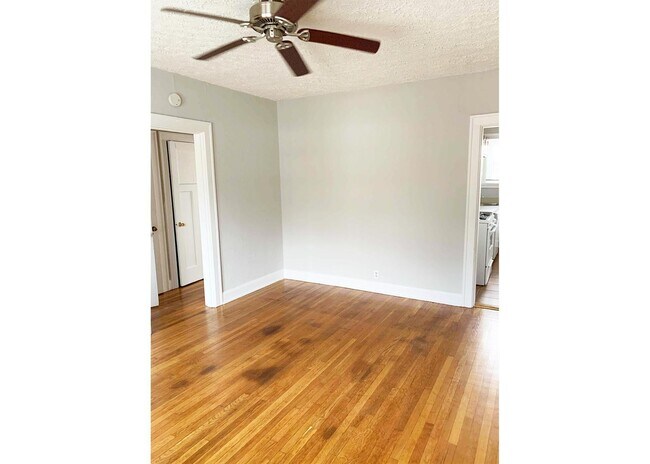 Building Photo - 415 Probasco St