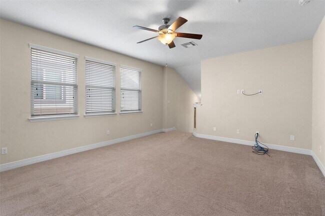 Building Photo - 321 Penna Ln
