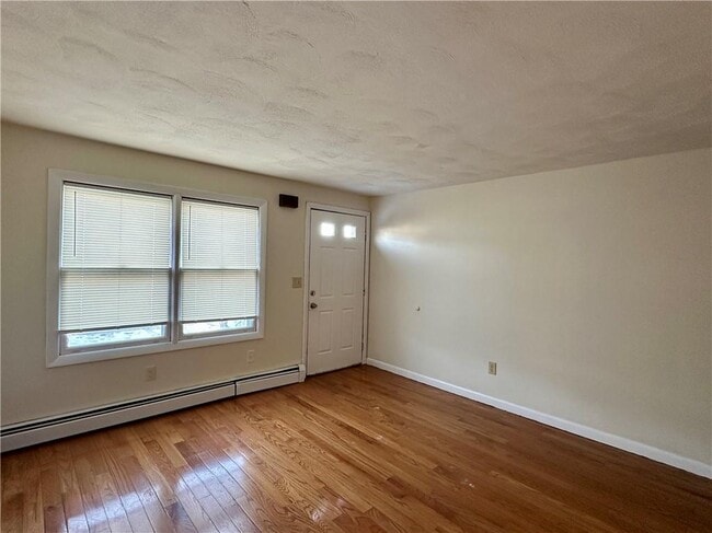 Building Photo - 35 Lancashire St