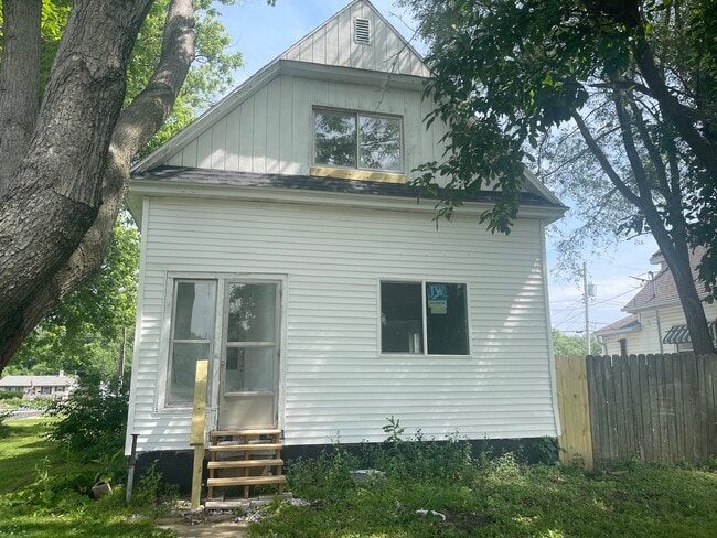 Primary Photo - 513 Cunningham Ave