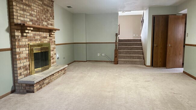 Building Photo - 15720 S 88th Ave