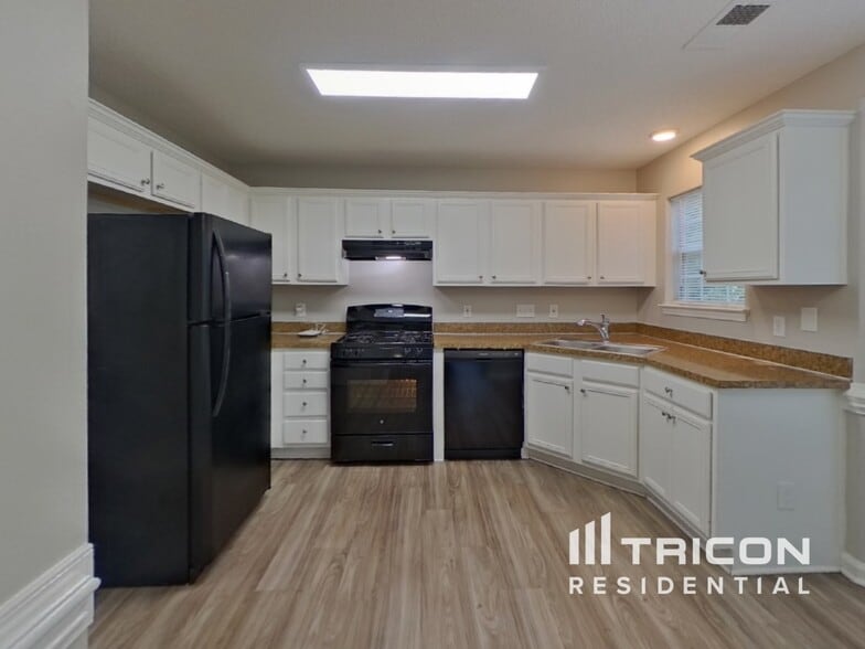 Building Photo - 9101 Mentmore Ct