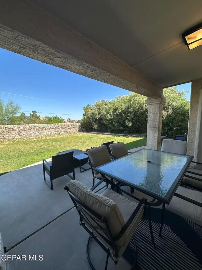Building Photo - 1201 Desierto Seco Dr