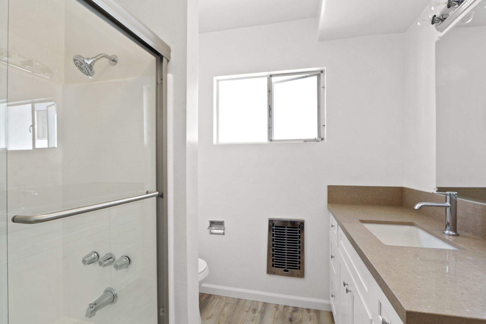 Building Photo - 927 3rd St