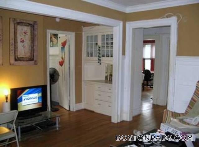 Building Photo - 448 Park Dr