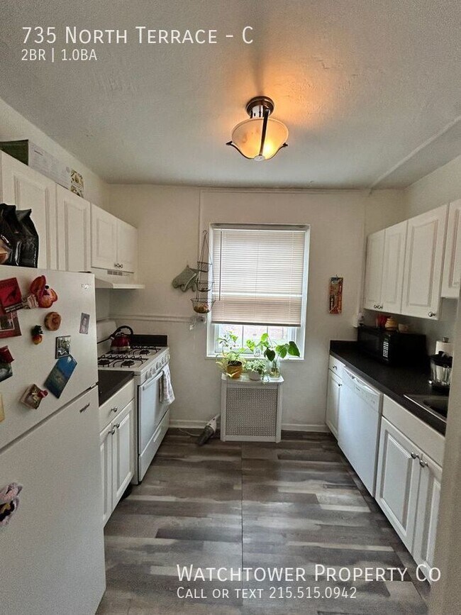 Building Photo - 735 North Terrace