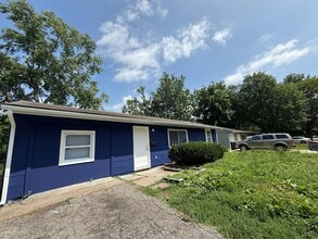 Building Photo - 10919 Ewing Ave