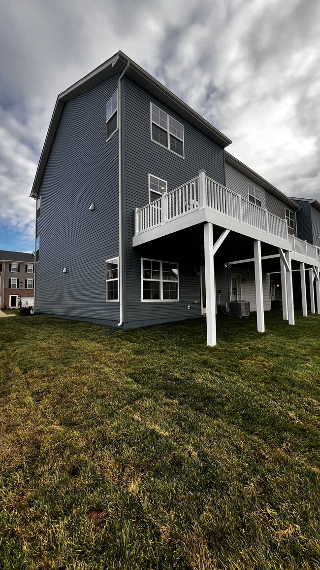 Building Photo - 135 Telluride Wy