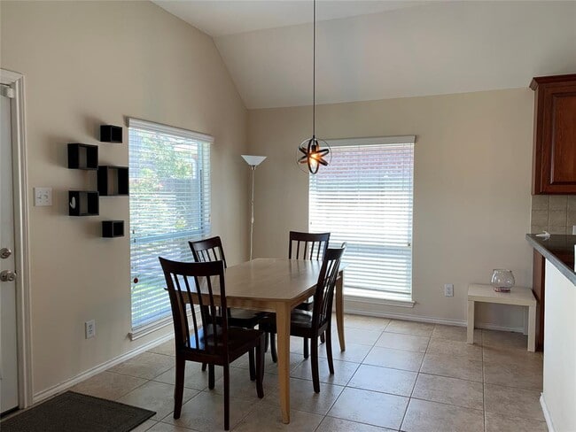 Building Photo - 3023 Aspen Ln